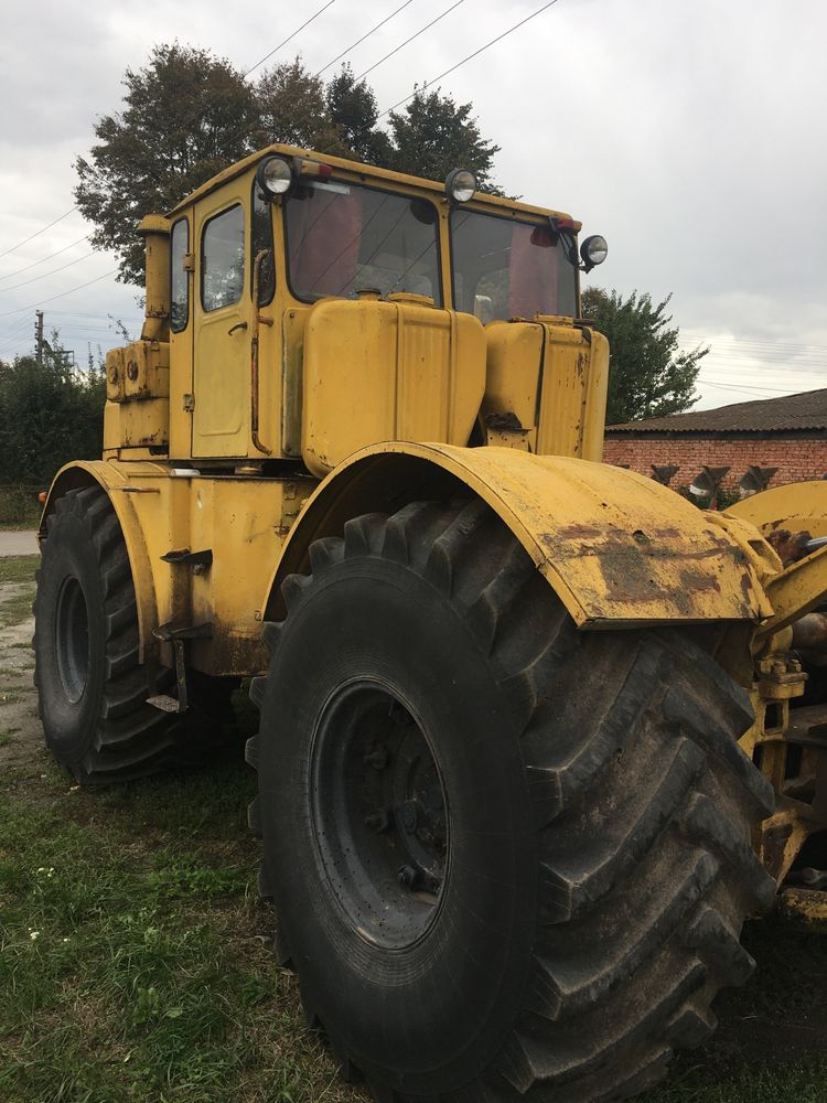 Трактор Кіровець К-700