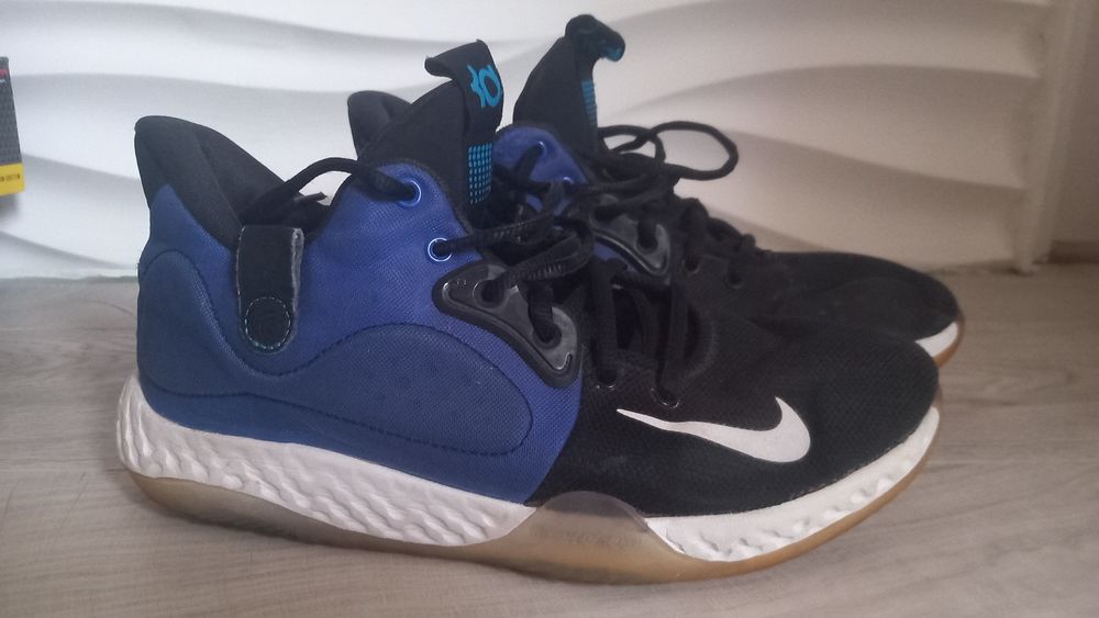 Продаю баскетбольні кросівки Nike KD Trey 5 VII