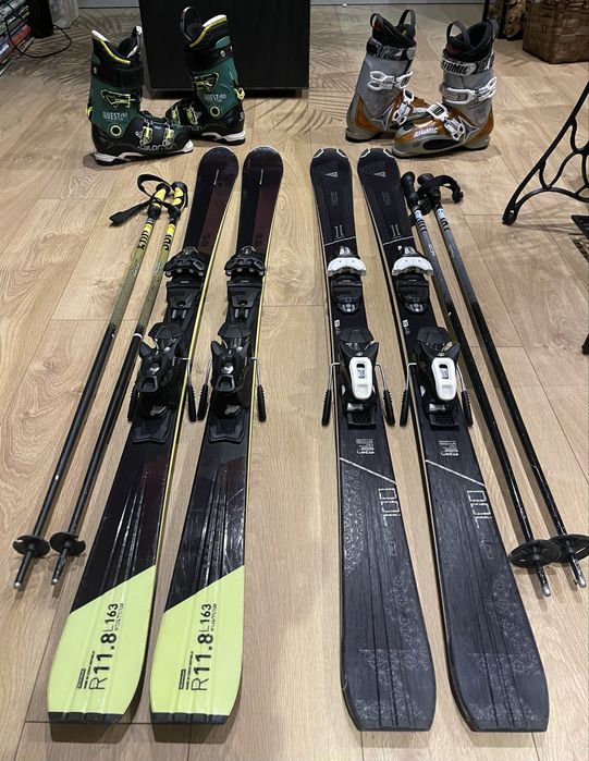 Skis + botas + bastões (cada conjunto) como novo
