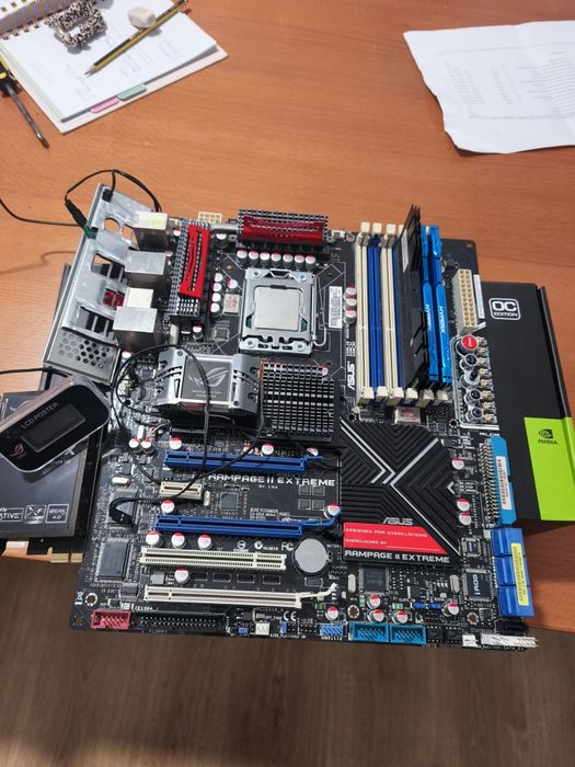 Vendo motherboard Asus Rampage 2 extreme + gráfica GTX 1050 ti + RAM