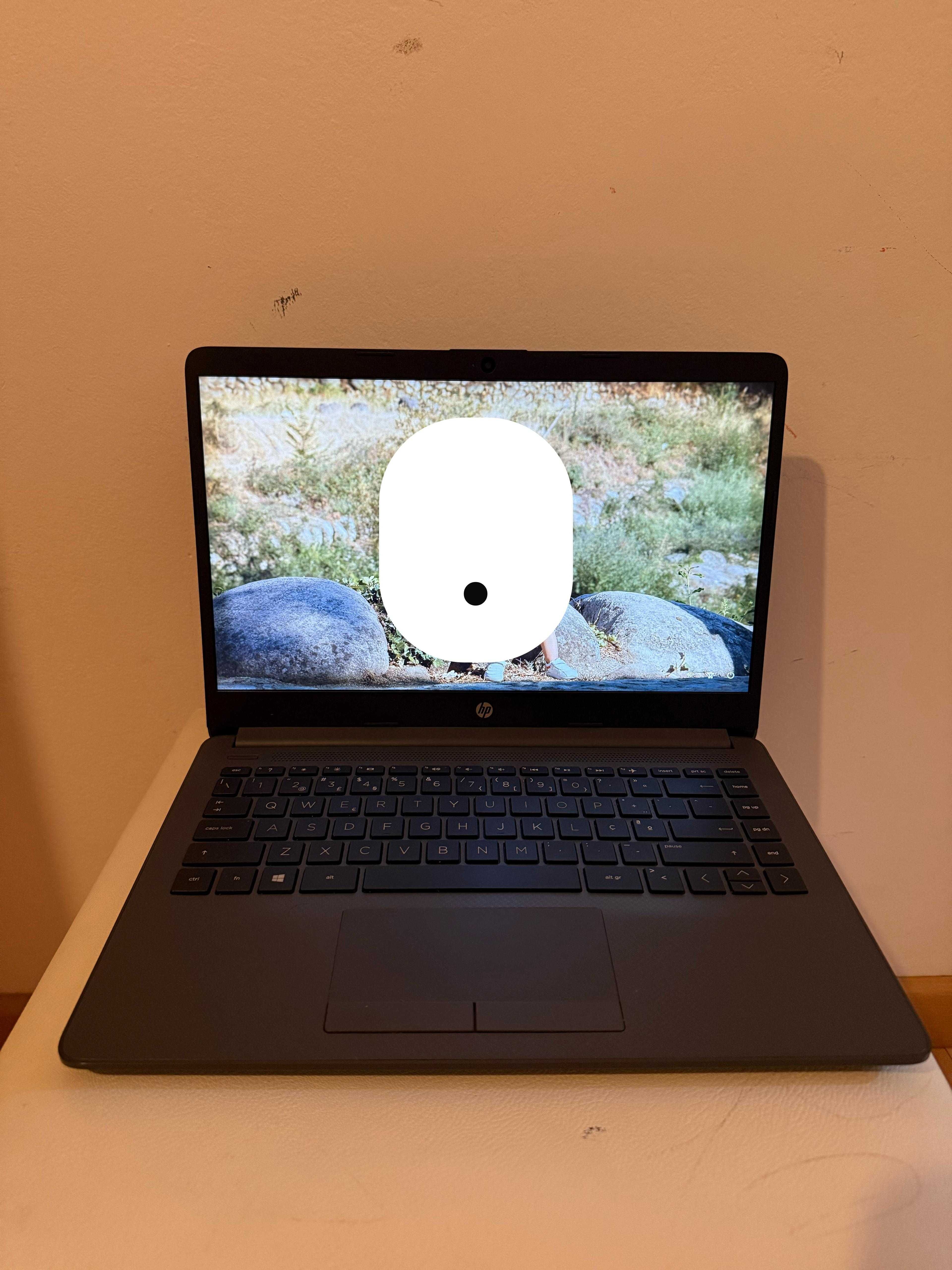 Portátil HP AMD Ryzen 5300U