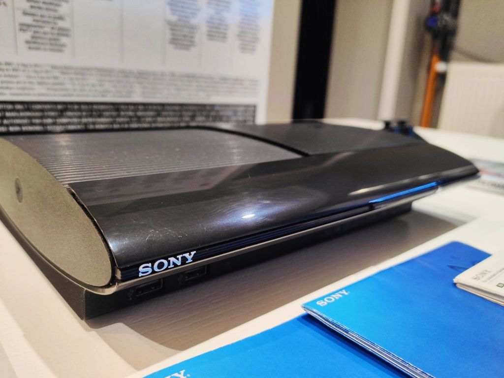 PlayStation 3 PS3 superslim 500gb