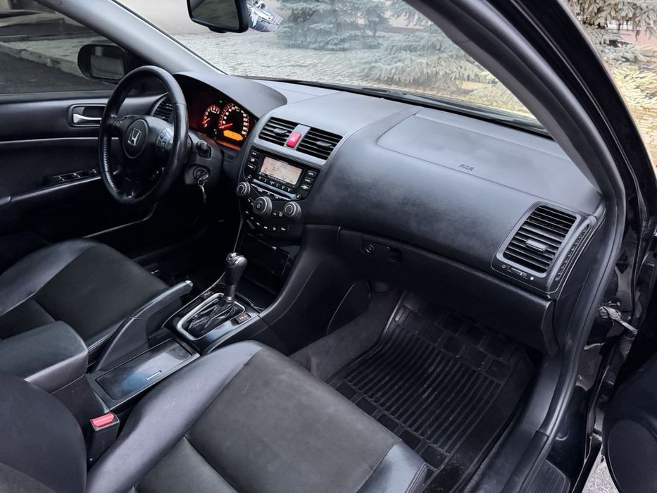 Honda Accord 2008 року 2 л бензин/автомат