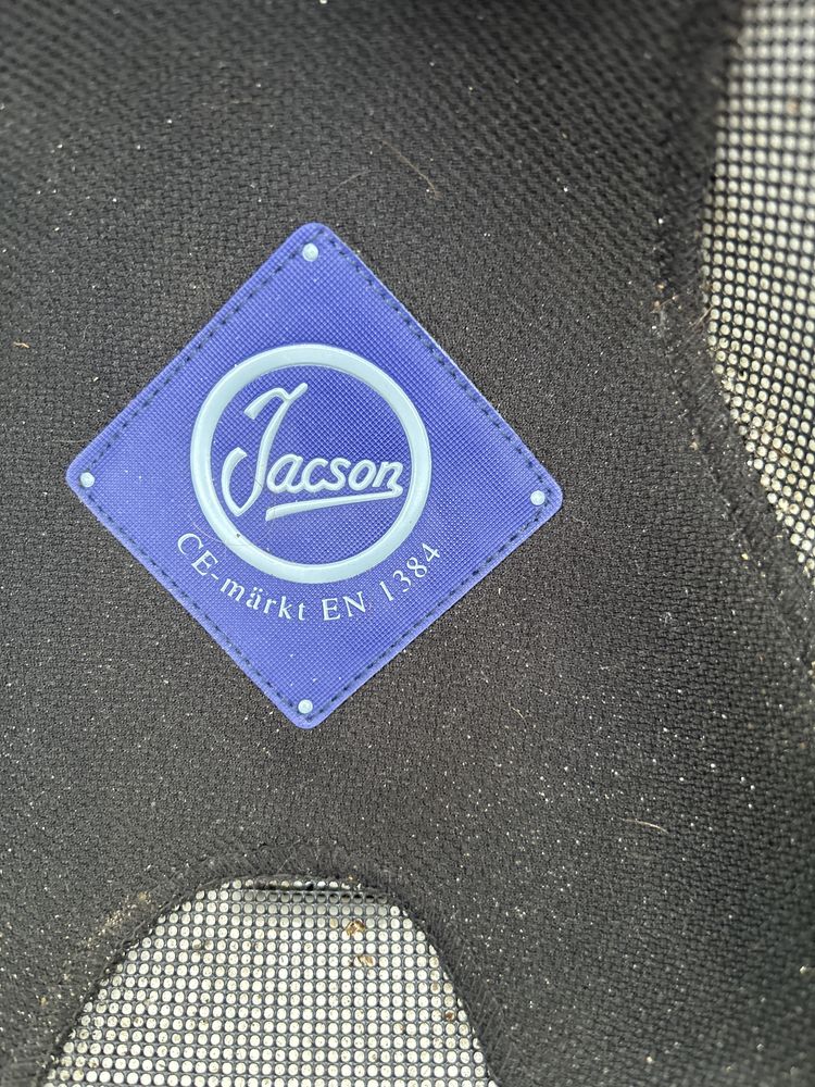 Kask jeździecki firmy Jacson