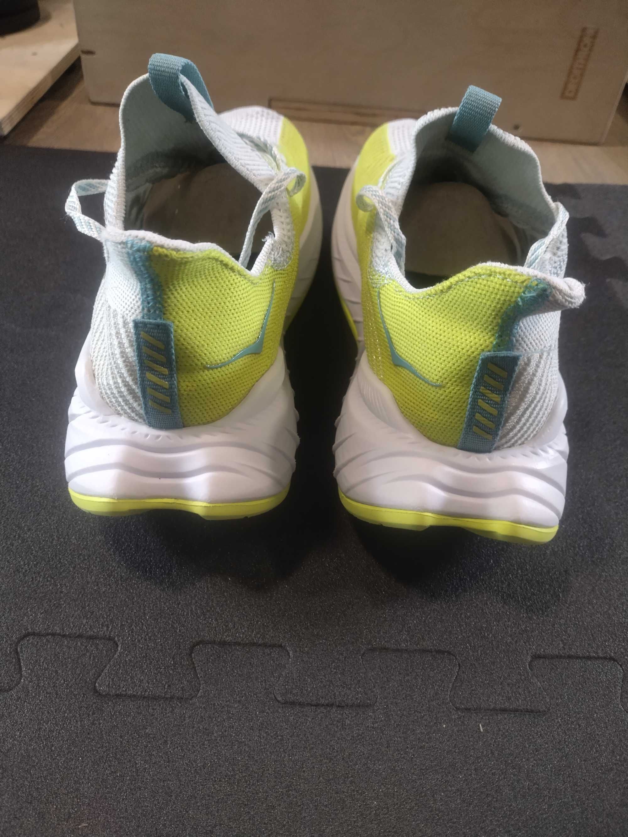 Buty do biegania męskie HOKA Carbon X 3 rozmiar 44 EU