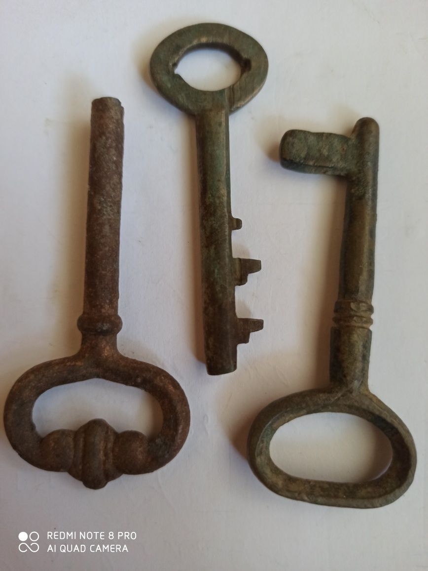 Ключики бронзовые очень старые