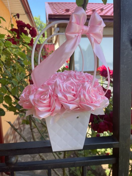 Букетик з атласної стрічки