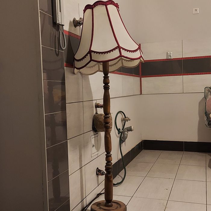 Sprzedam lampę stylowa piękna