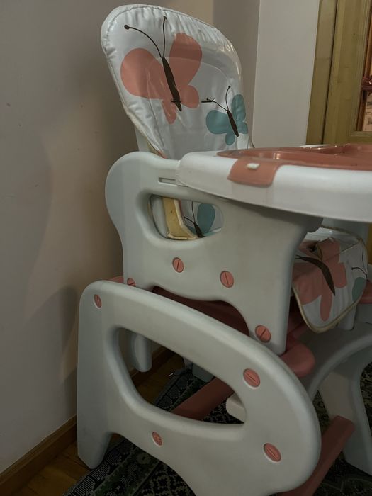 Стілець для годування