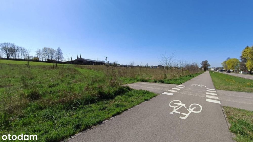 Działka przy głównej drodze Lipsk .