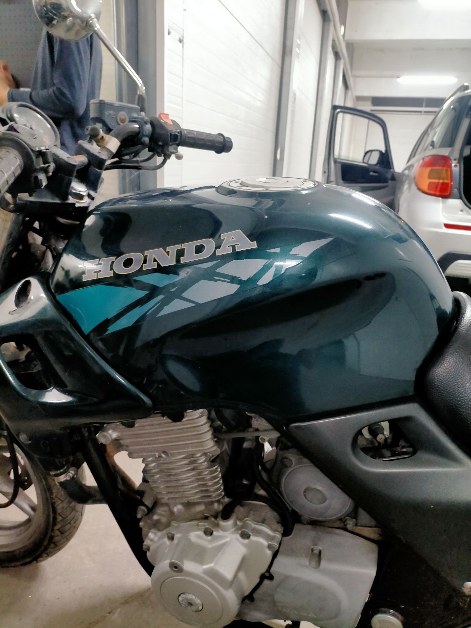 CB500 94 quadro com documentos para peças.