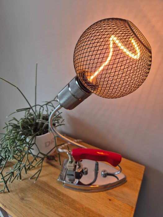 Lampka vintage z żelazka PRL