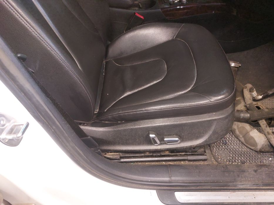 Салон Audi A4 B8 розборка шрот запчасти карти кожа сидіння диван шкіра