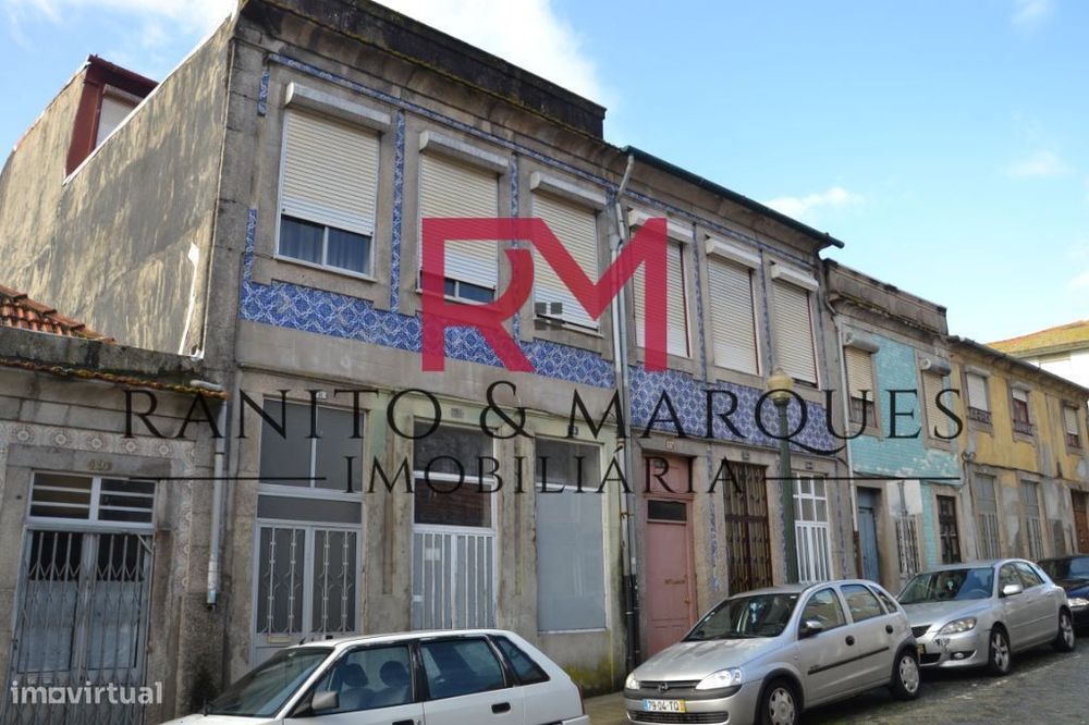 Prédio Para Reabilitação C/ Comércio E Habitação - Porto