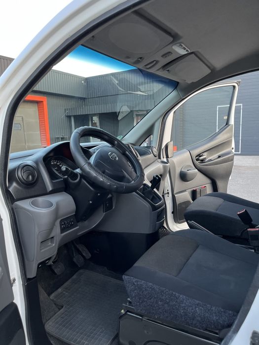 Продам бус Nissan nv200 1.5 dci