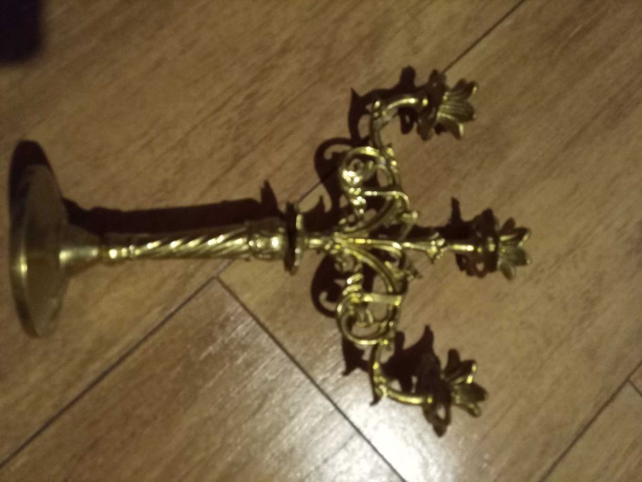 Świecznik mosiężny