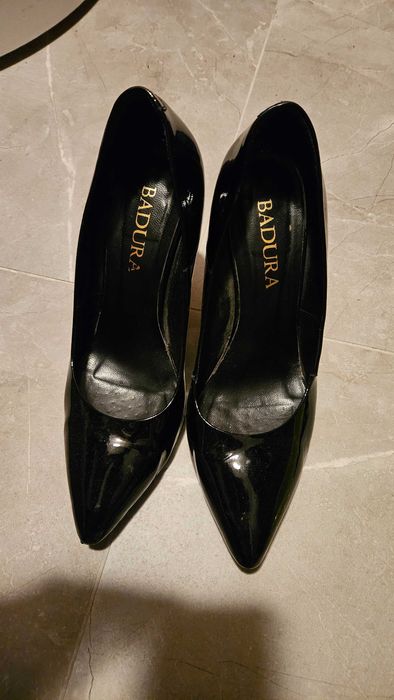 szpilki skóra lakierowana Badura