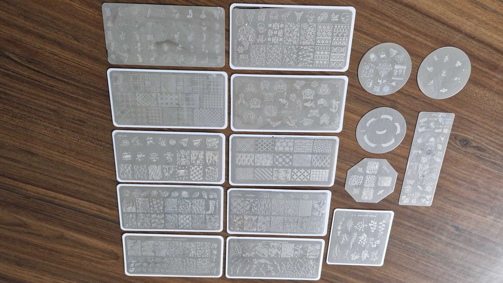 Płytki/szablony z wzorkami do paznokci