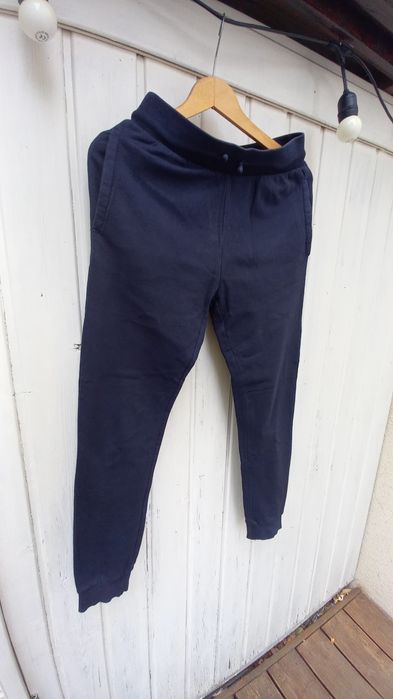 Spodnie dresowe granatowe 158