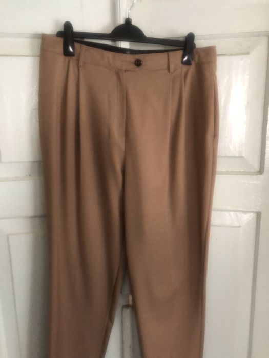Брюки.,модна заужена модель,укорочені.
