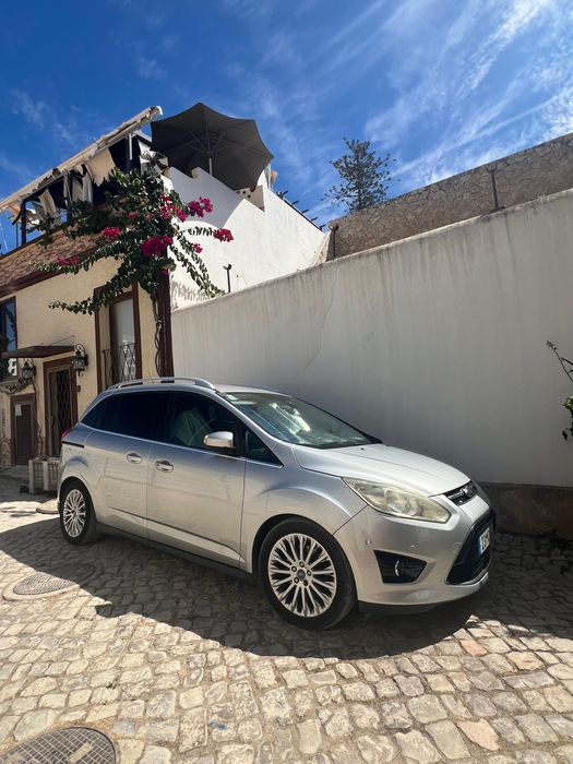 Carro em muito bom estado