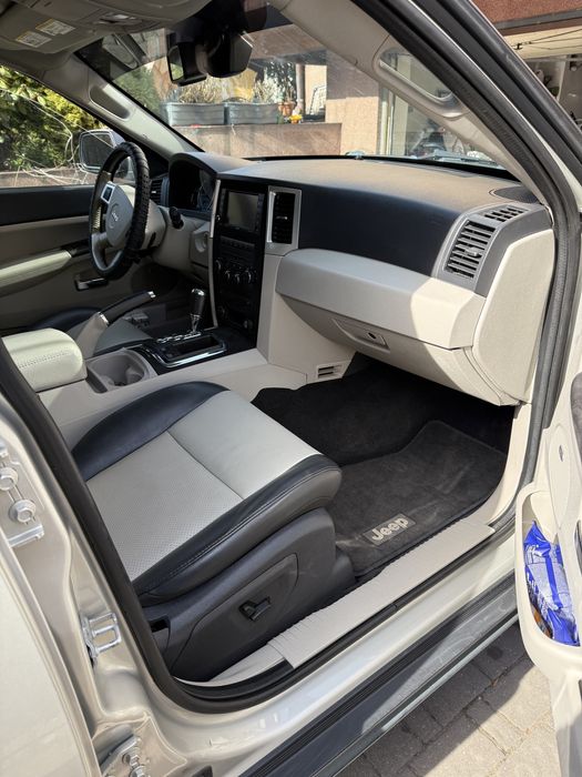 Jeep Grand Cherokee Jeep grand Cherokee wk2 5,7 hemi 2008r