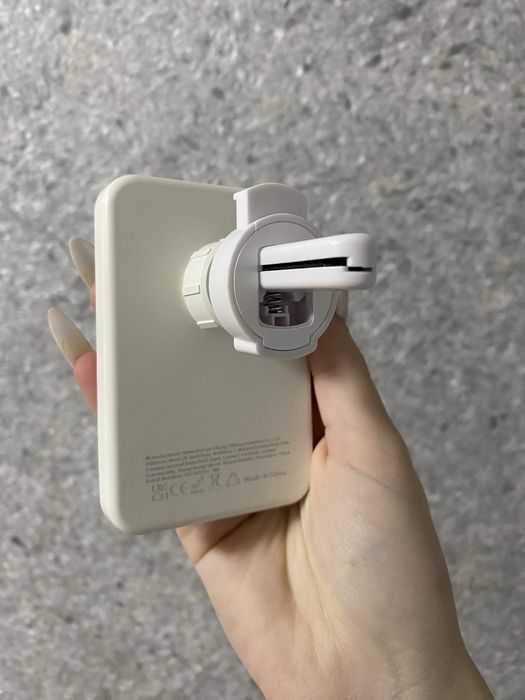 Бездротова зарядка-тримач з кріпленняи в авто