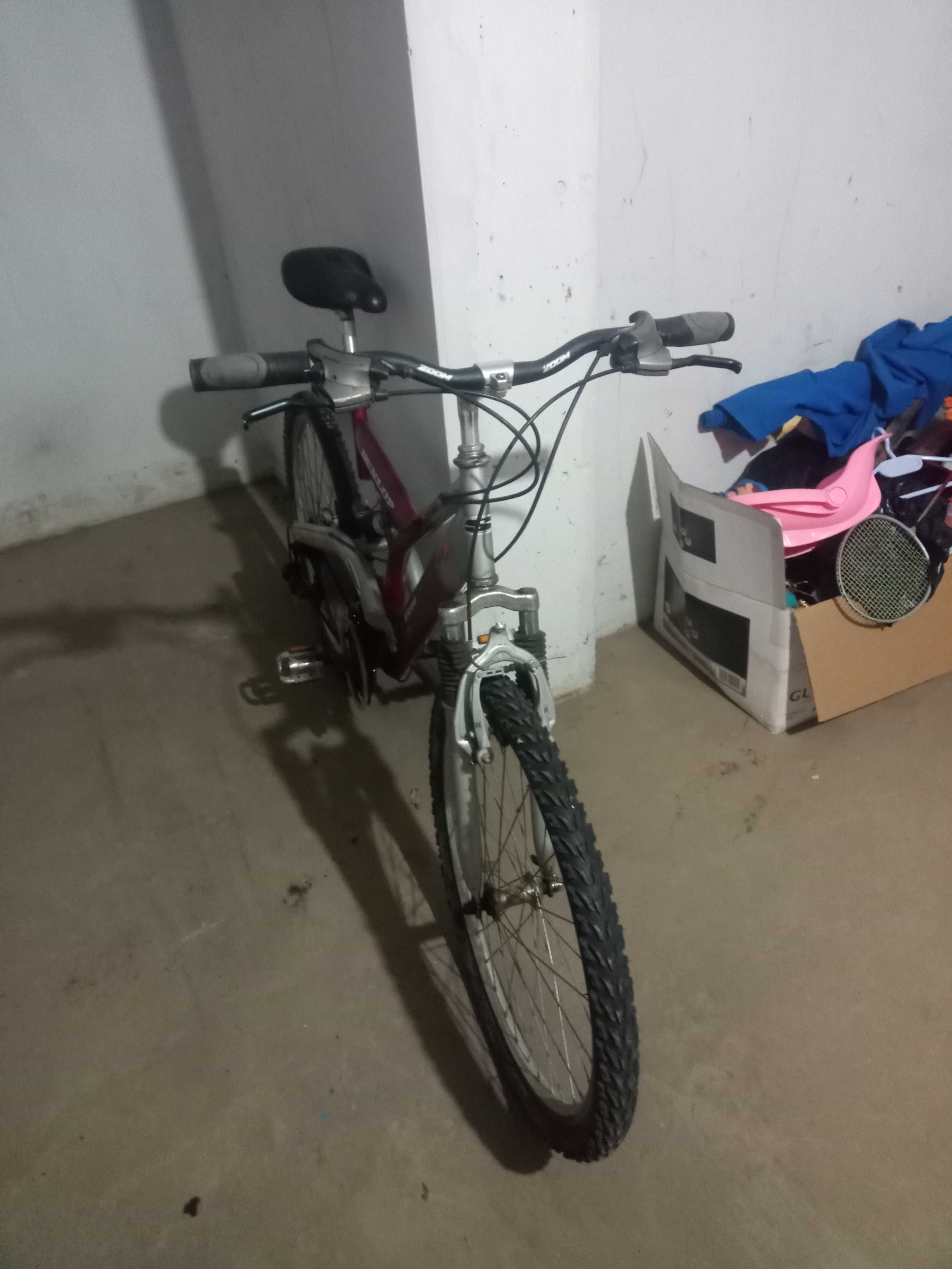 Bicicleta montanha em muito bom estado
