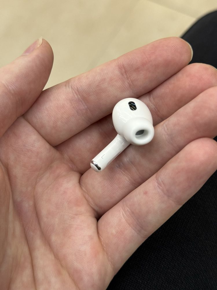 Лівий AirPods Pro 2