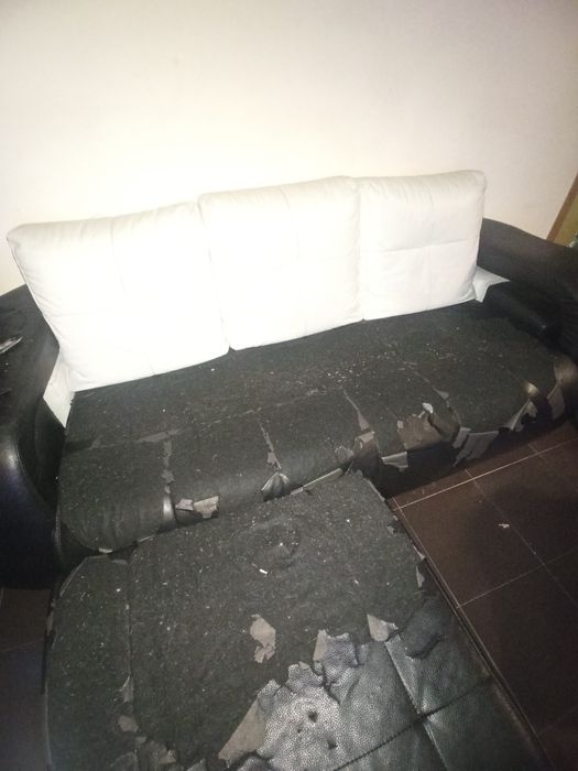 Sofá chaise lounge para restaurar