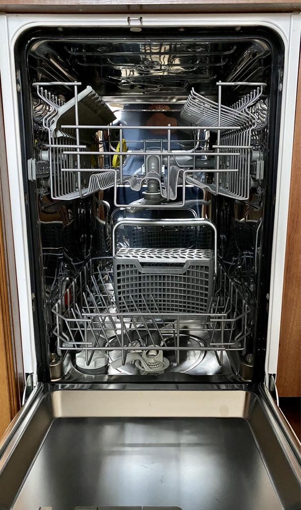 Посудомоечная машины встроенная Electrolux