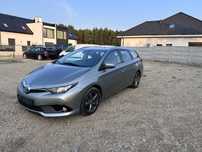 Toyota Auris Toyota auris lekko uszkodzona niezawodny silnik