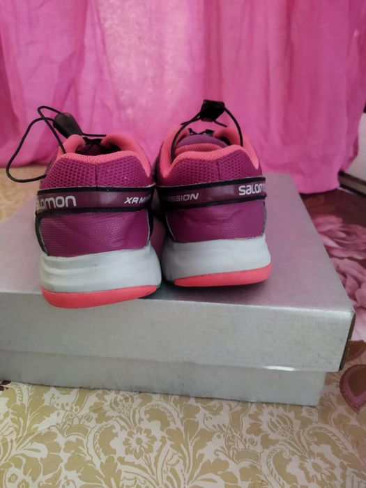 Кросівки бренду SALOMON