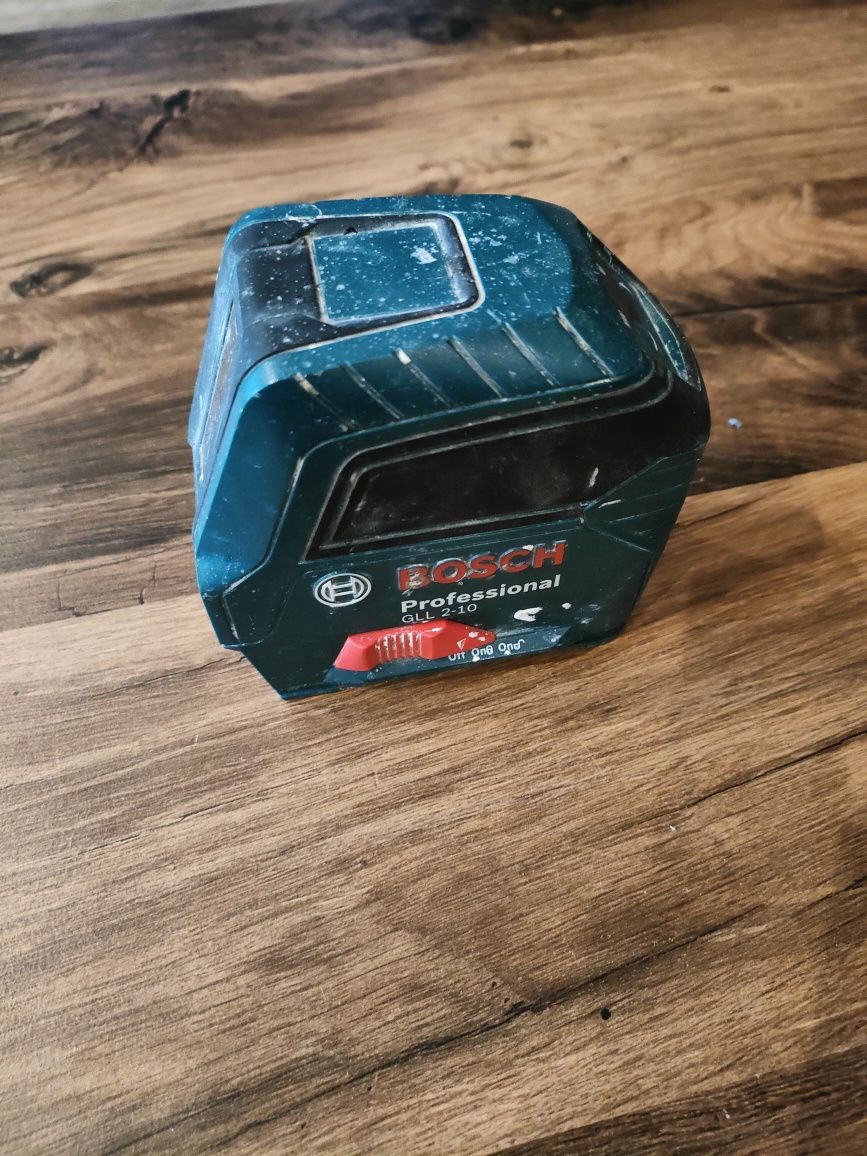 Laser krzyżowy marki BOSCH GLL 2-10