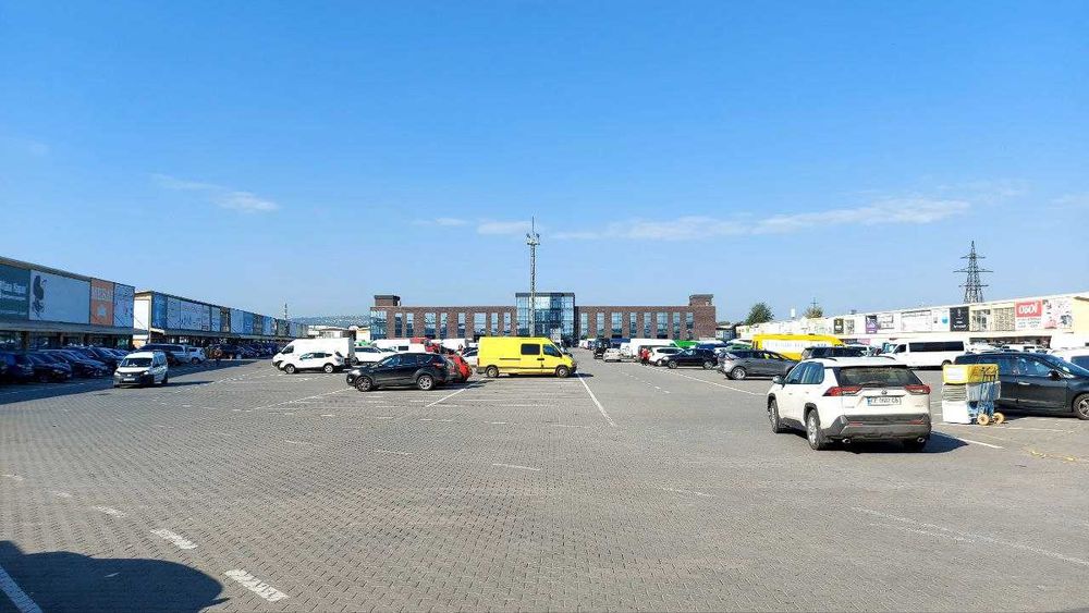 Торговельні приміщення від 30 м2 до 4000 м2 на Добробуті