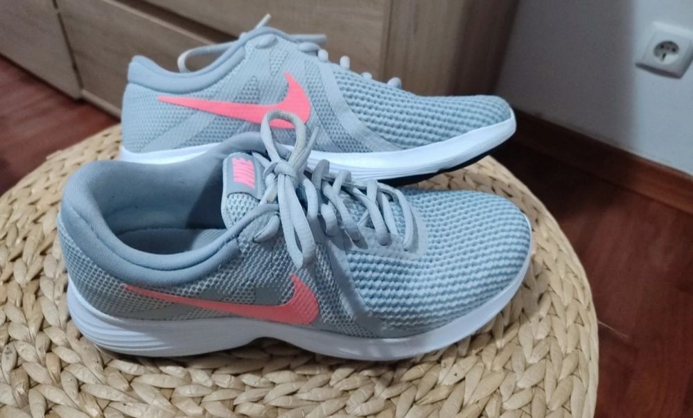 Sapatilhas Nike revolution 4