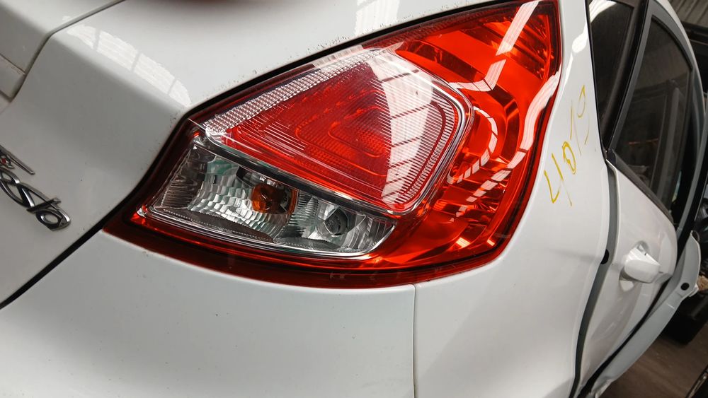 Farolim direito FORD Fiesta VI (CB1, CCN)