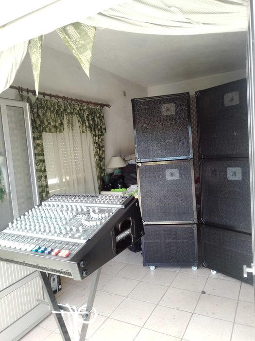 Super pechincha PA Dynacord 6 colunas + mesa amplificada.
