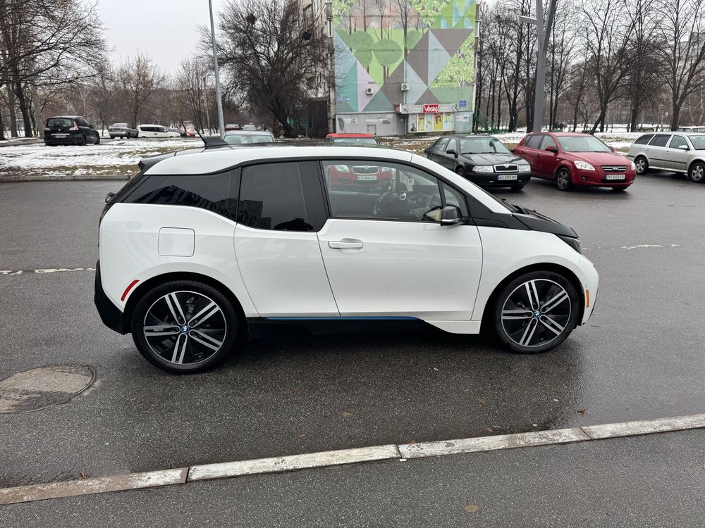 BMW I3 2015, отличное состояние, быстрая зарядка, комплектация