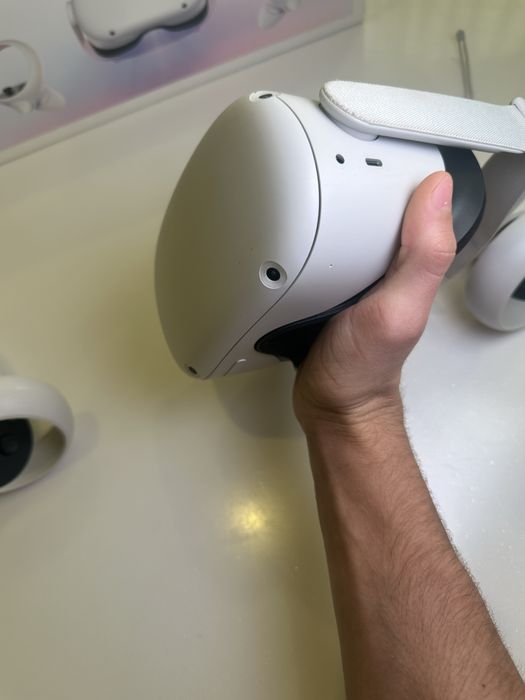 Oculus Quest 2 — 64 GB VR-окуляри