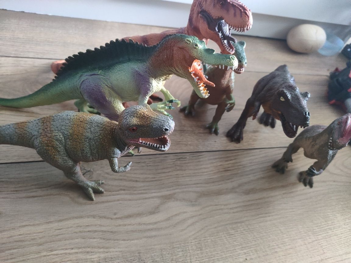 Duże figurki  dinozaury