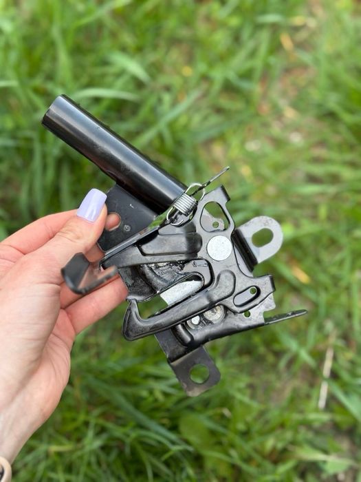 Замок капоту Subaru Forester 2015 новий