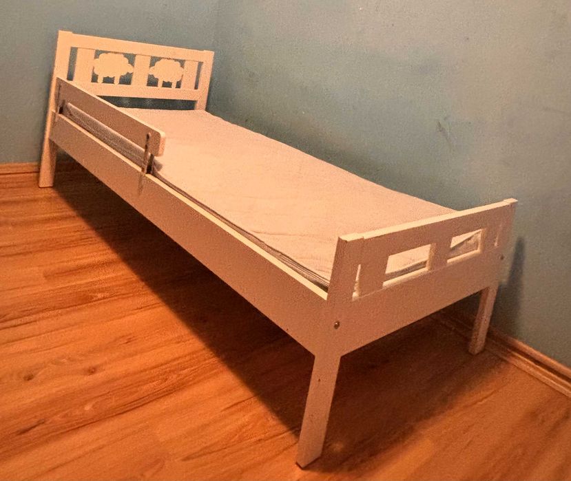 Łóżko Kritter Ikea 70x160 z materacem i pojemnikami na pościel