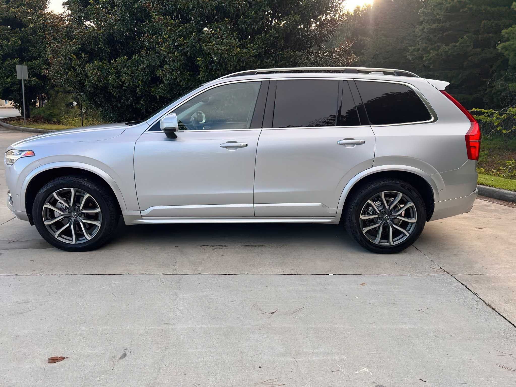 Volvo XC90  2019