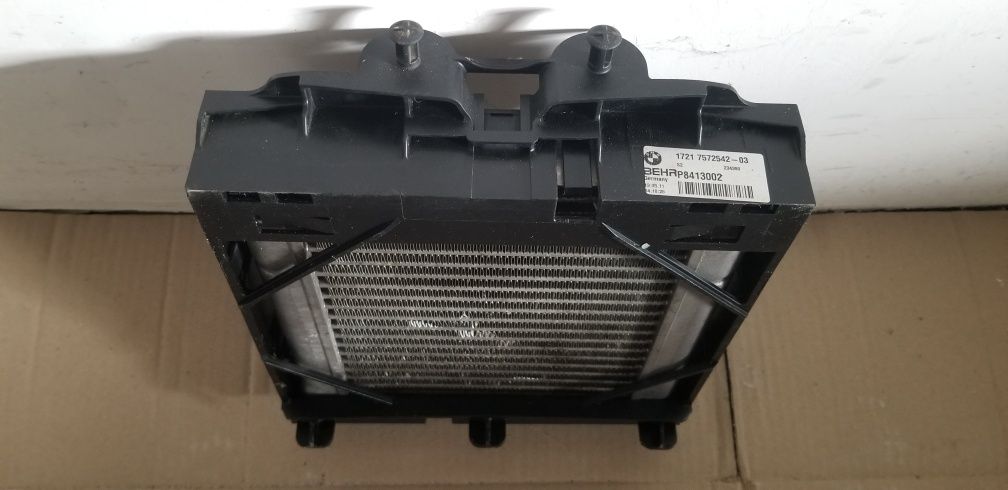 BMW f10  радіатор масляний