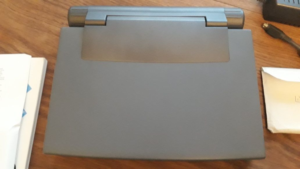 Stary Notebook Computer M :NP-602-33. Kolekcjonerski