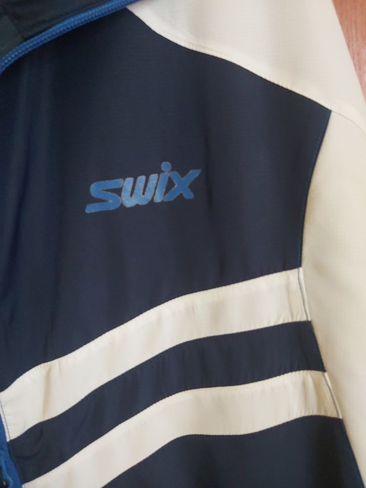 Kurtka wiatrówka swix