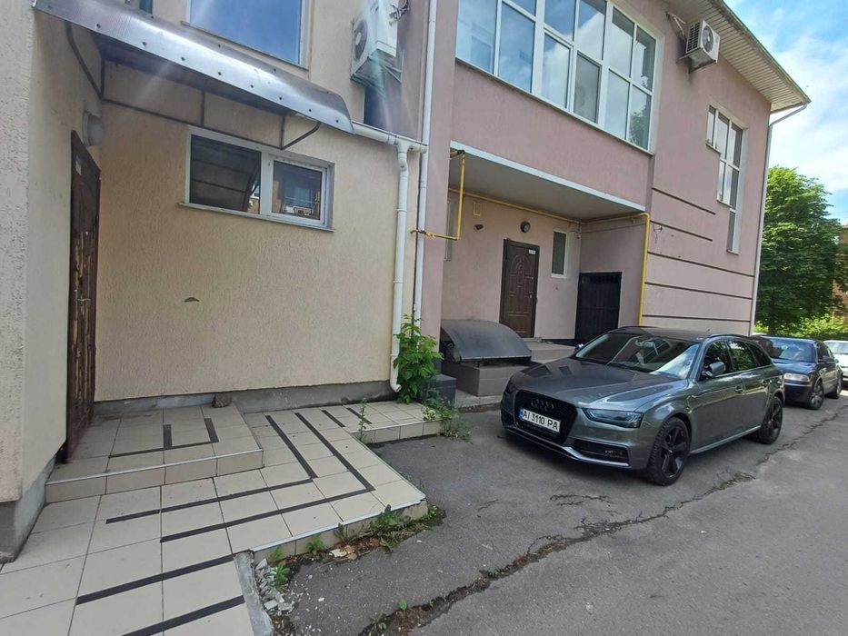 360м2 три поверхи по 80м2+підвал