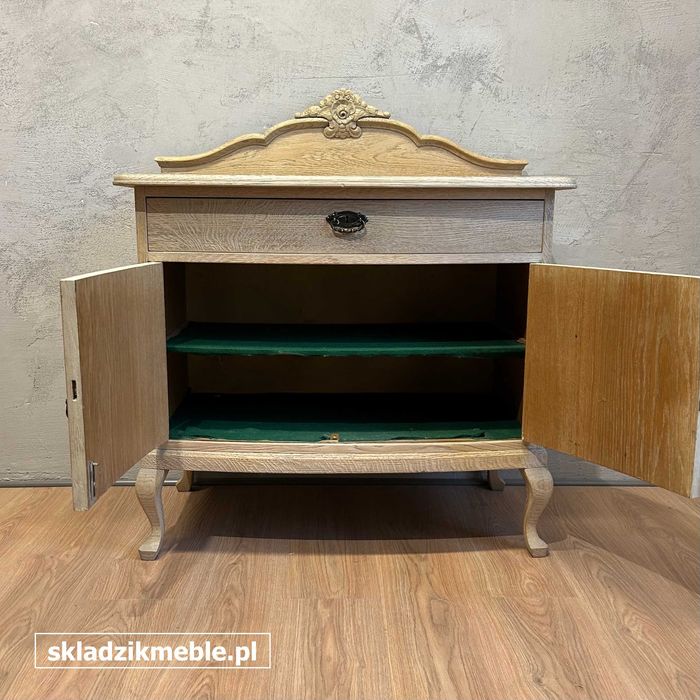 031025 Komoda dębowa w stylu vintage, z efektem pobielenia, rustykalna