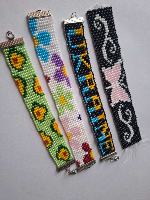 Браслети з бісеру